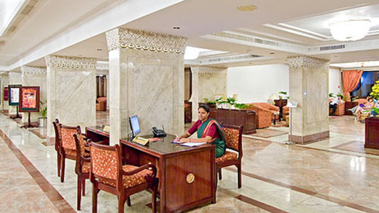 indien - agra - clark shiraz hotel_reception