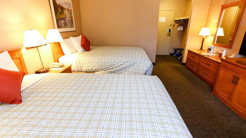 Lobstick Lodge 08