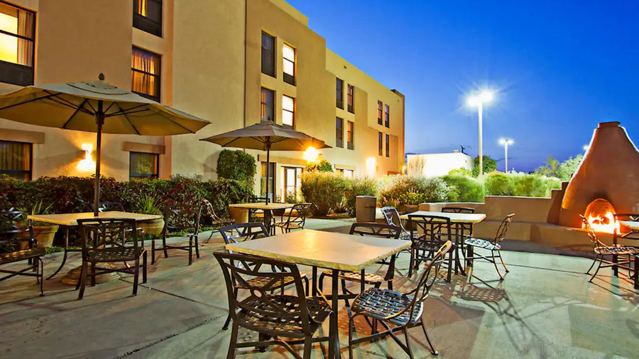 usa - hampton inn kayenta_restaurant_01