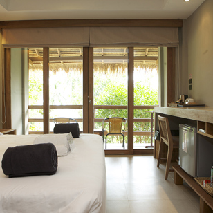thailand - the haad tien_sea balcony_02