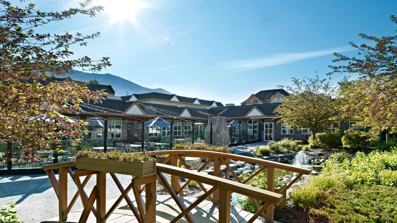 Coast Canmore Hotel Conference Centre 02