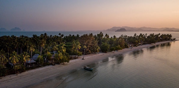 thailand - Pawapi beach resort_drone billede_strand_01
