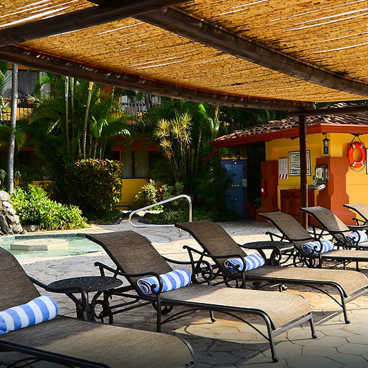 costa rica - san jose - doubletree hilton_pool loungers