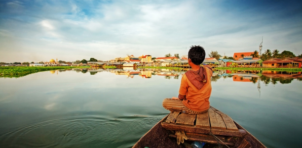 colombia - cambodia_befolkning_dreng_baad_02