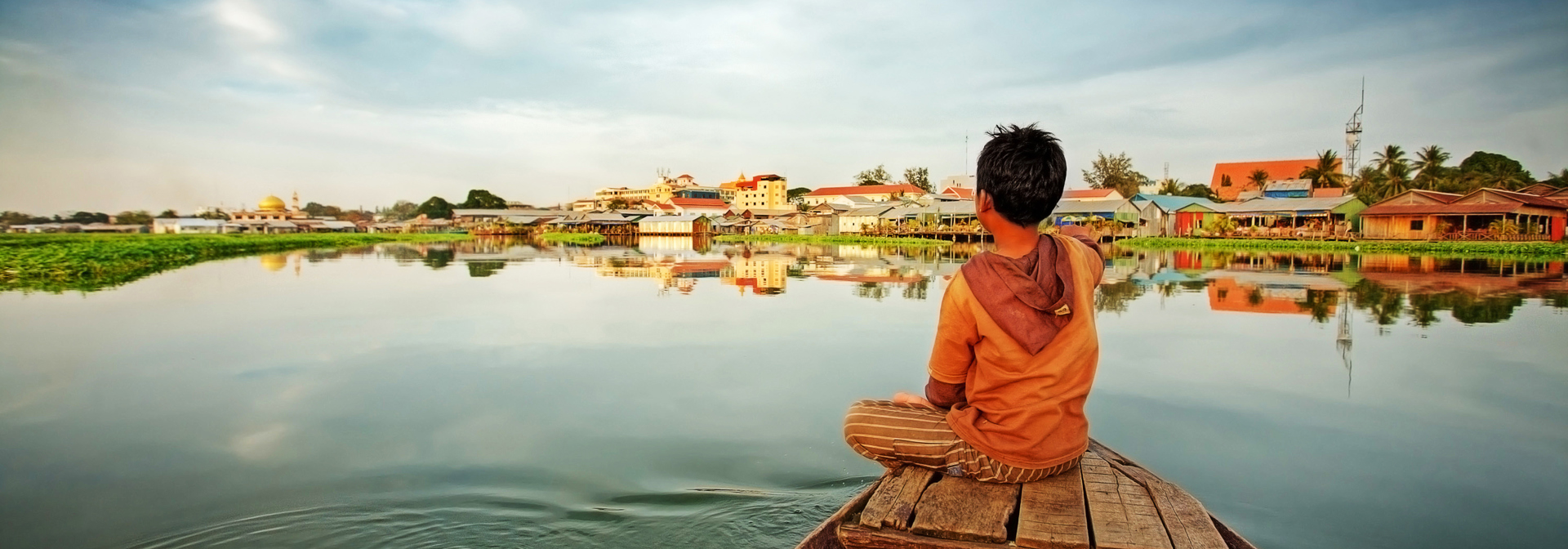 colombia - cambodia_befolkning_dreng_baad_02