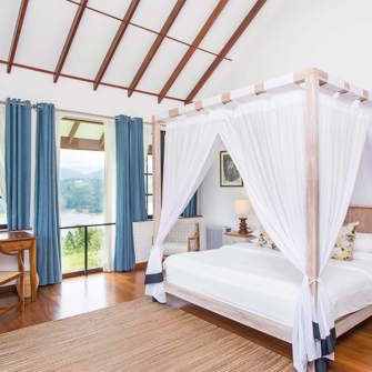 Lakeview Bedroom4
