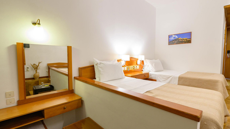 Hotel Europa Olympia Standard Room 02