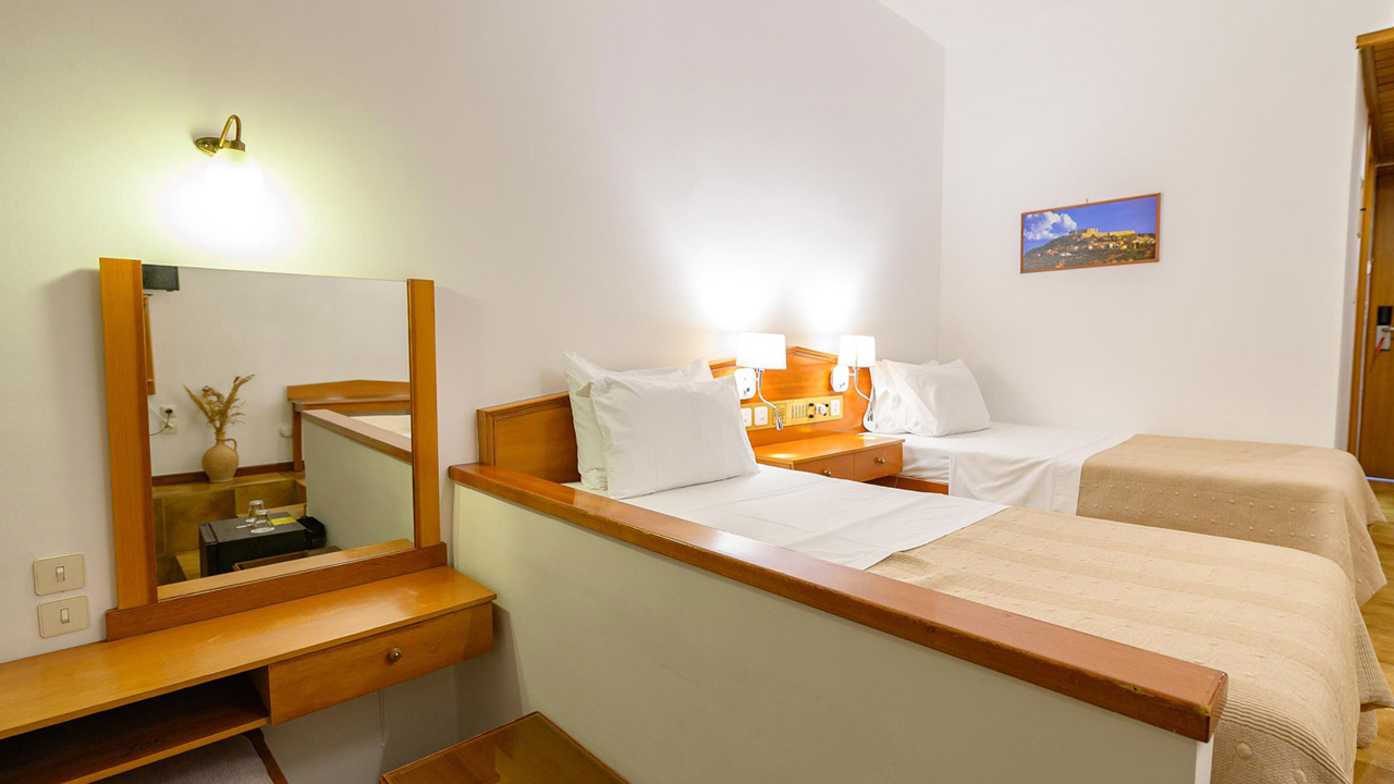 Hotel Europa Olympia Standard Room 02