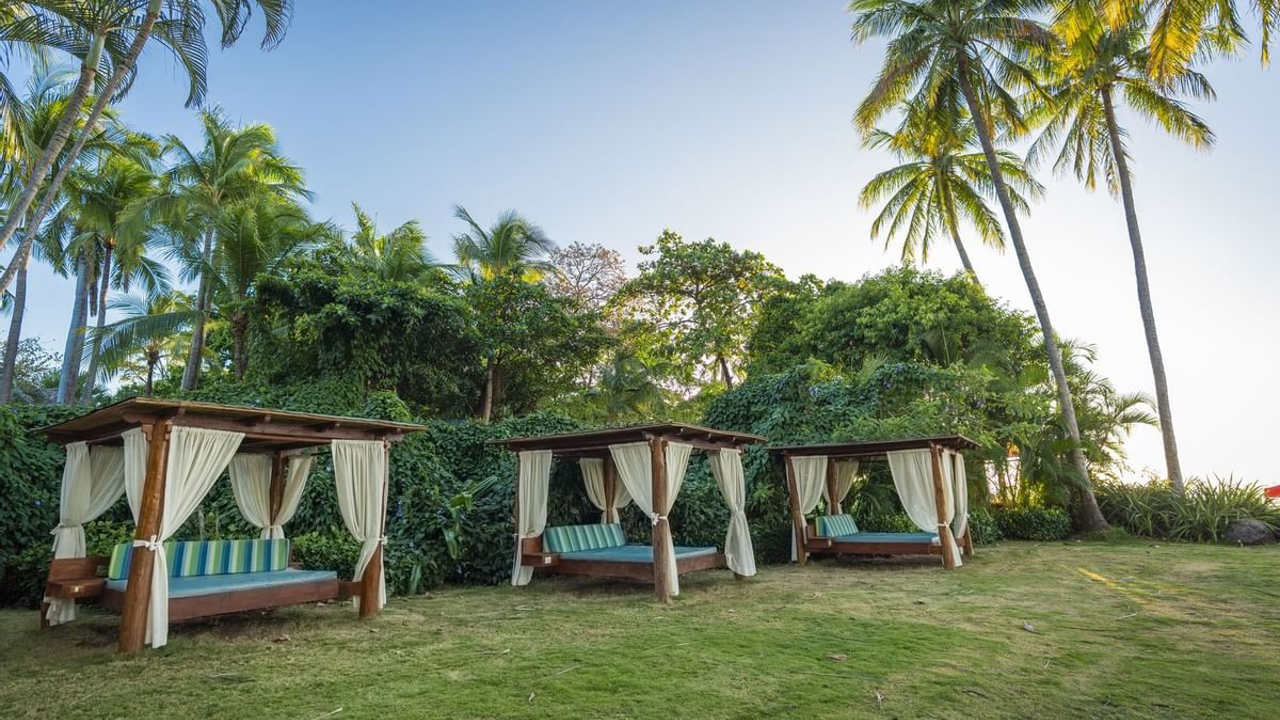 Tamarindo Diria Beach Resort Cabanas