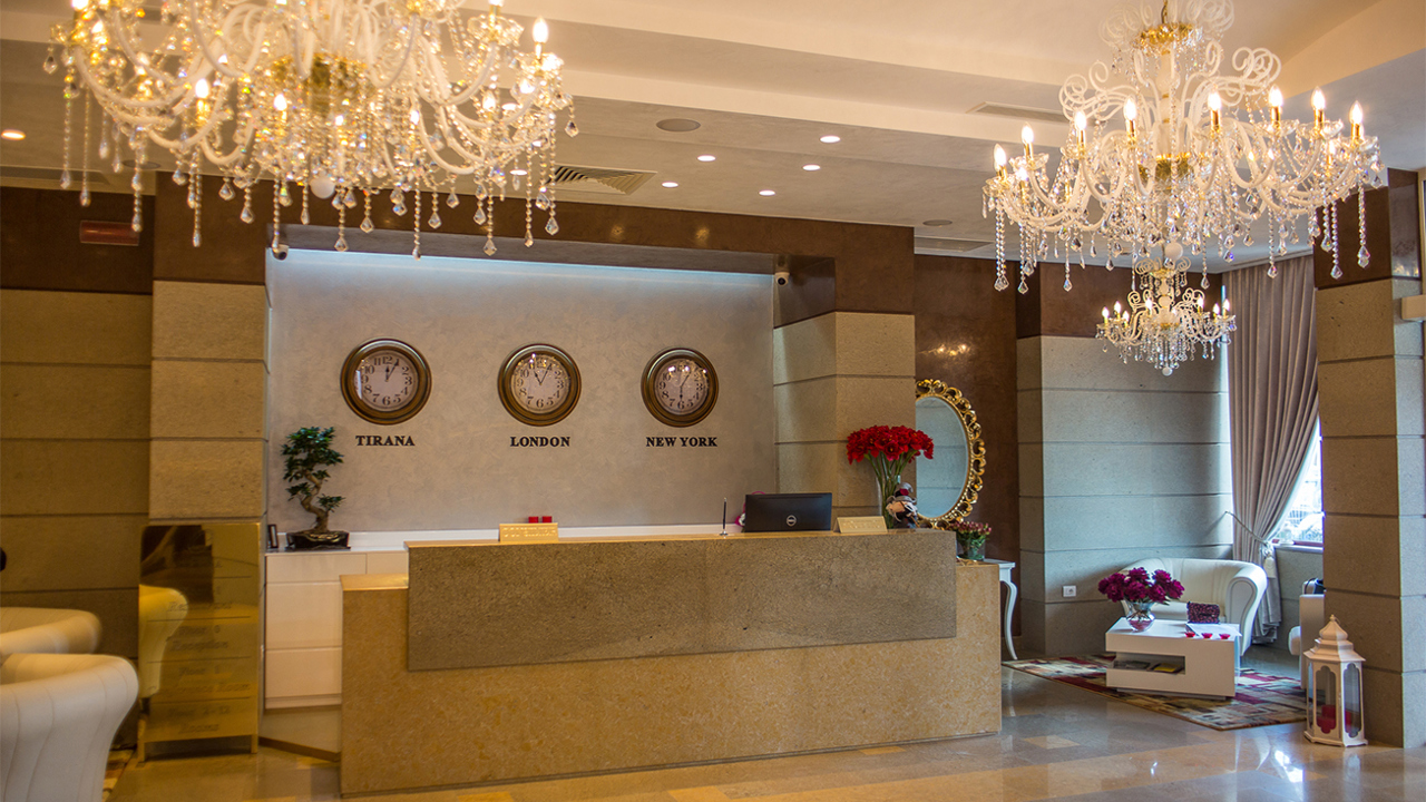 Hotel Opera Reception 01
