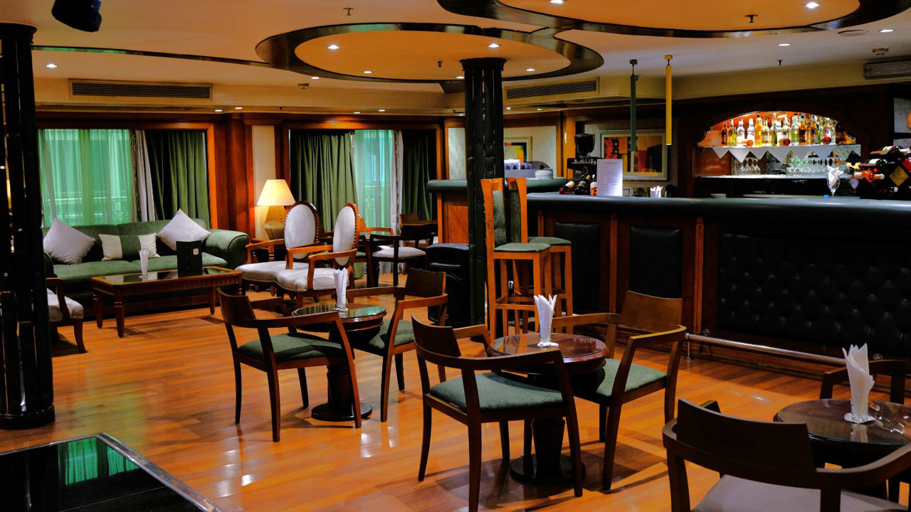 Royal Viking Bar 1