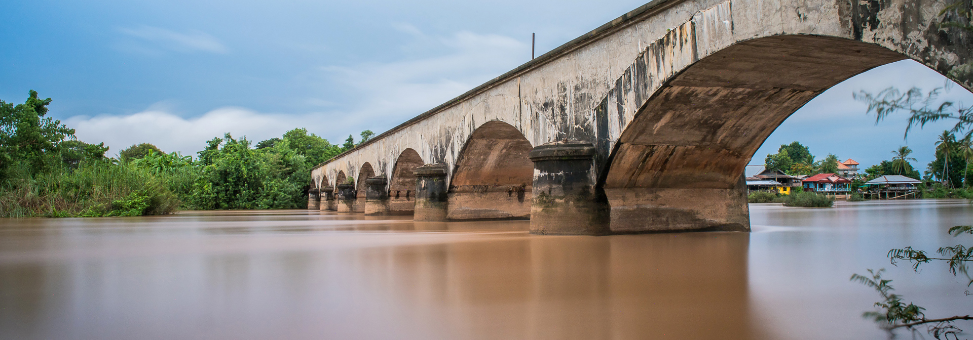 laos - khong island_bro_jernbane_01