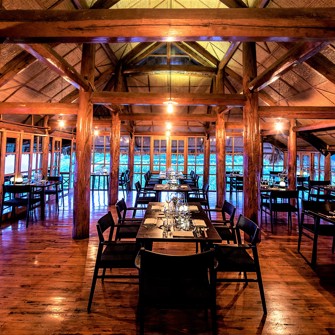 Topas Eco Lodge Restaurant 02