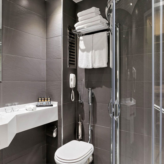 The Stanley Bathroom3