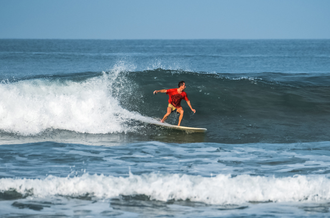 costa rica - playa nosara_surfer_01