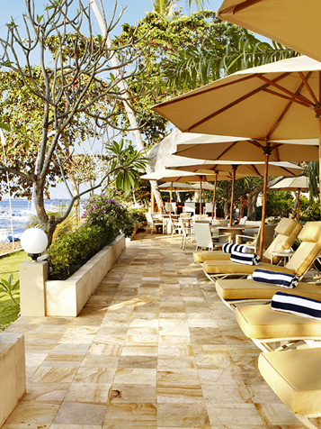 bali - lovina - the lovina_liggestole strand