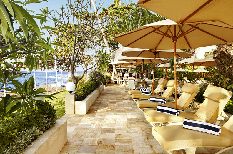 bali - lovina - the lovina_liggestole strand