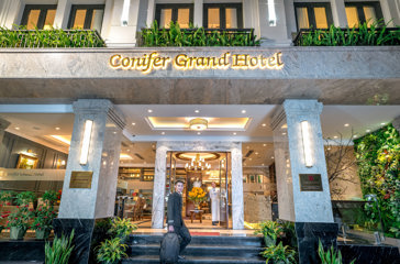 Conifer Grand Hotel 05