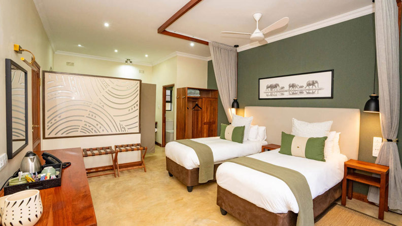 Insika Lodge Room3