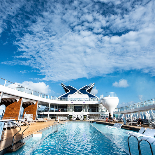 celebrity edge_pool_02