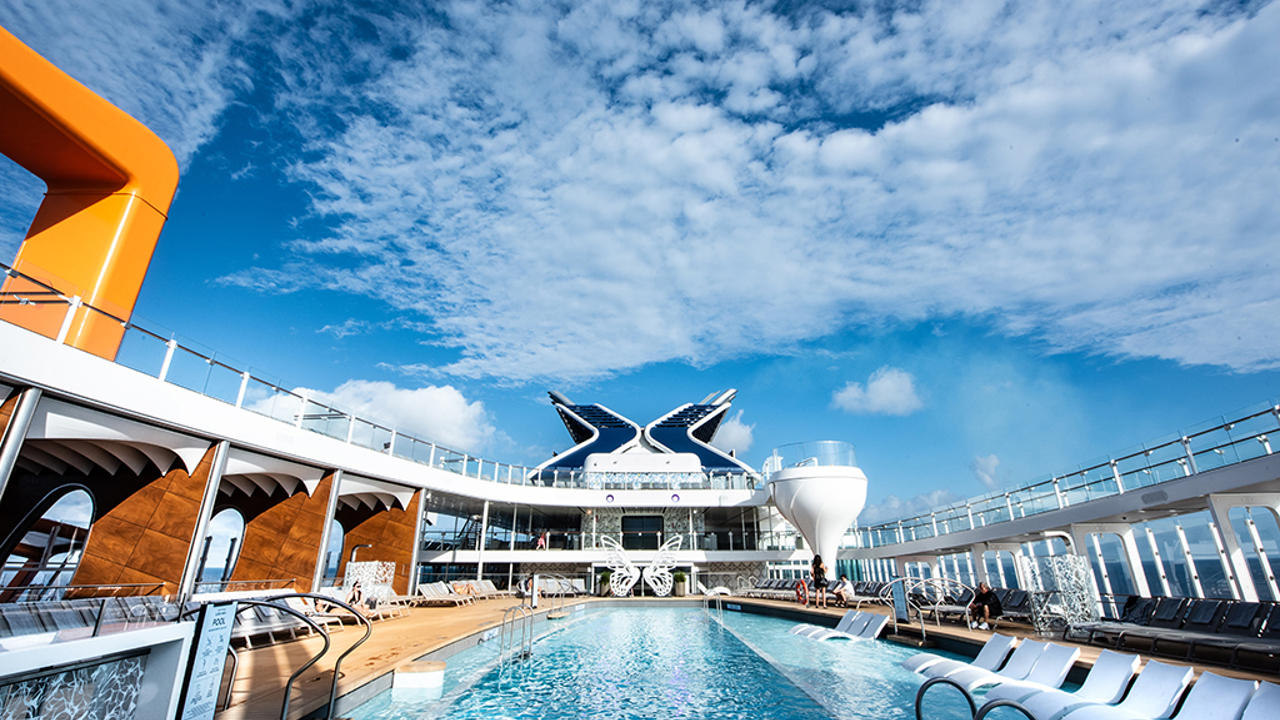 celebrity edge_pool_02