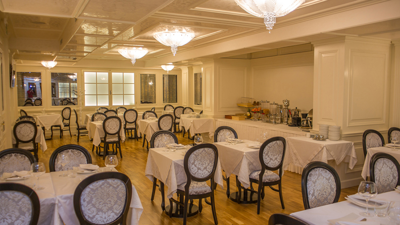 Hotel Opera Restaurant 01