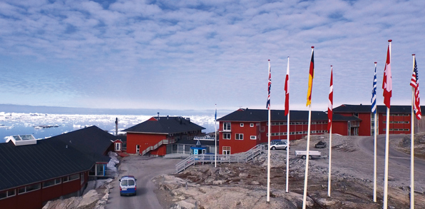 Hotel_Arctic_entrance_01
