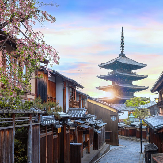 I tager flyet videre til historiske Kyoto.