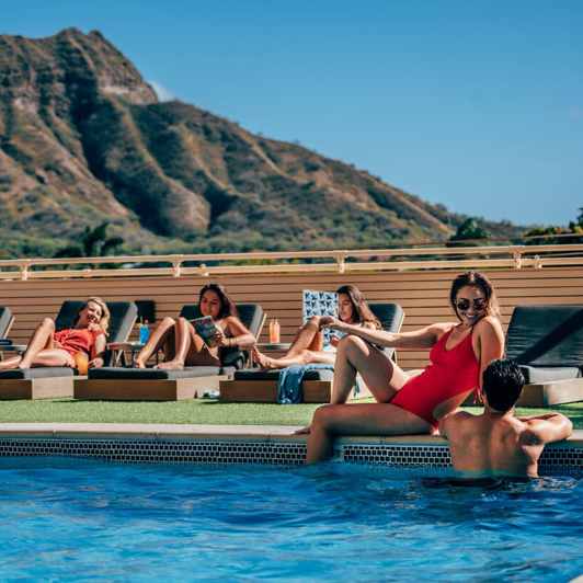 Queen Kapiolani Hotel Pool