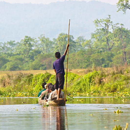 Vi skal også ud at sejle på floden i Chitwan Nationalpark....