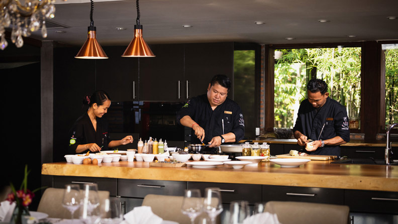 Farm House Smiling Gecko Chefs Table