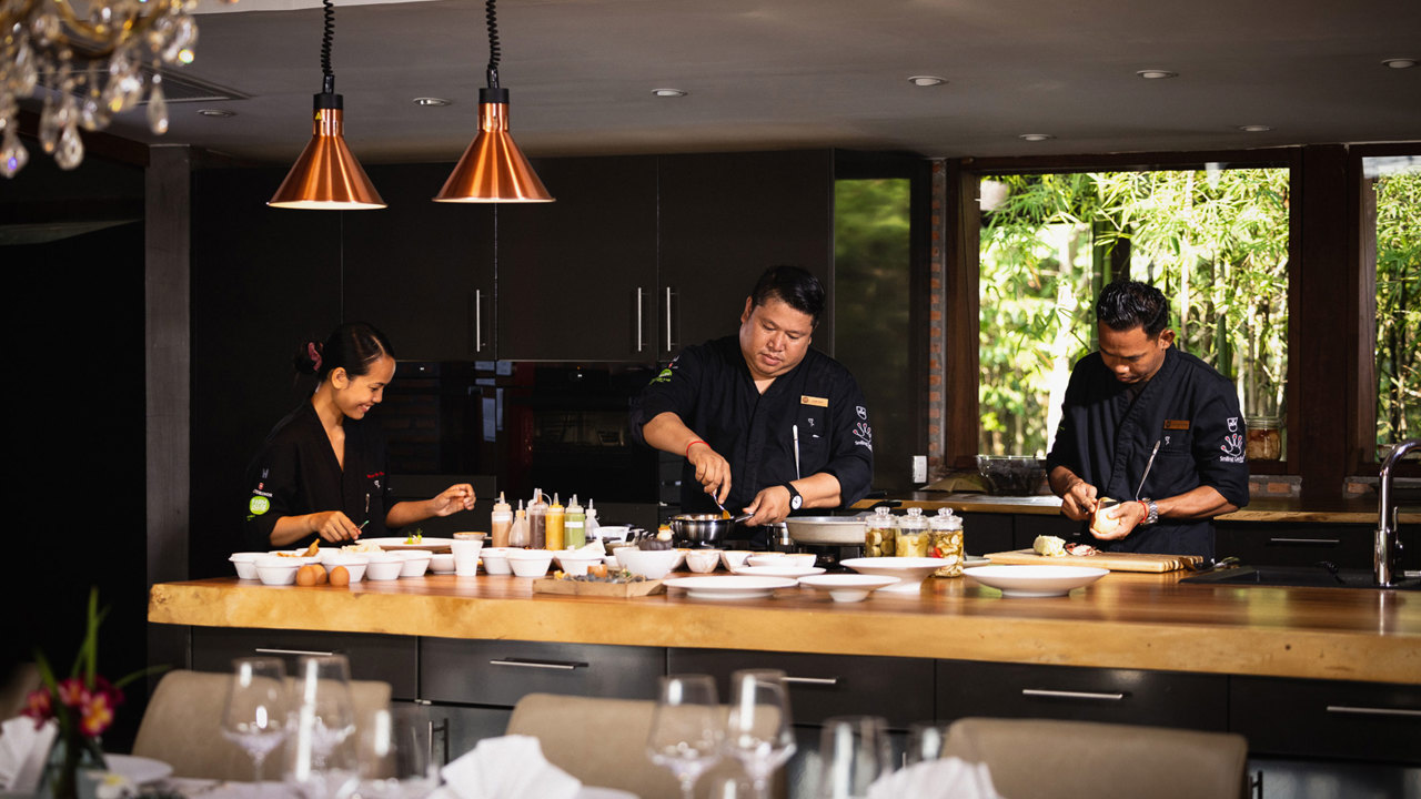 Farm House Smiling Gecko Chefs Table