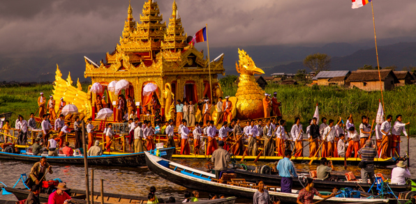burma - inle lake_the gold swan boat_01