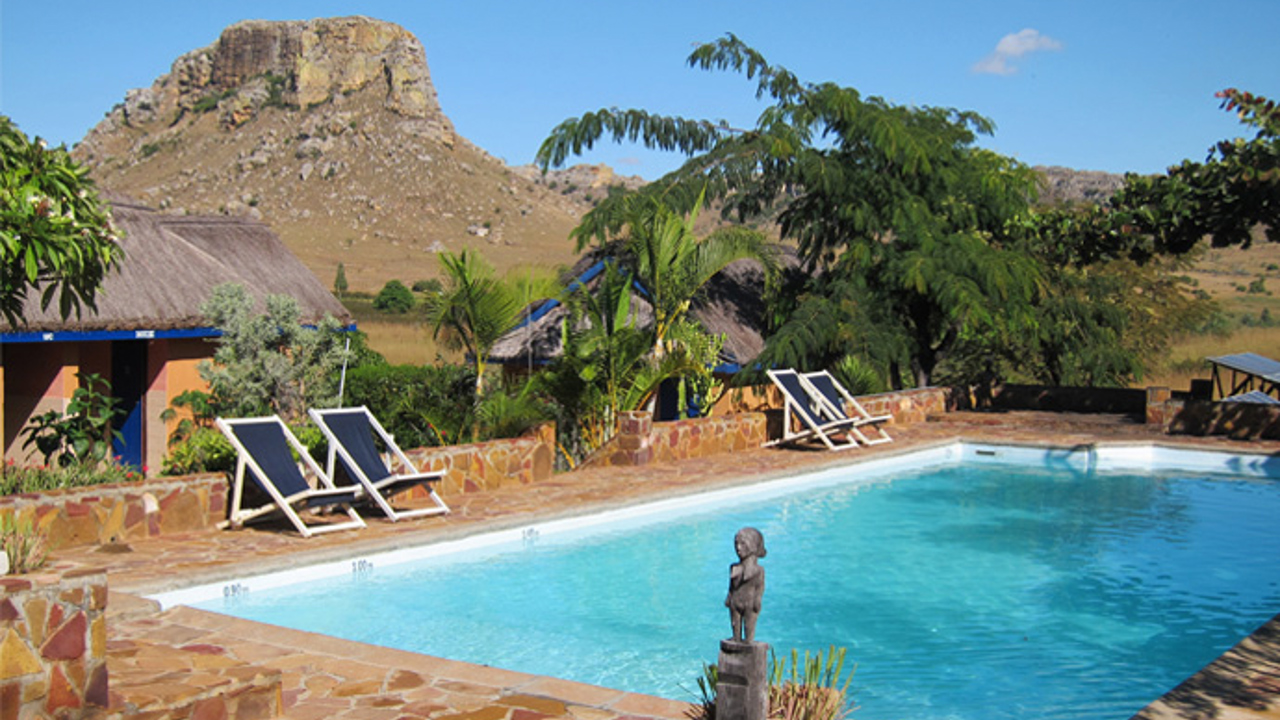 hotel_isalo ranch_pool_01