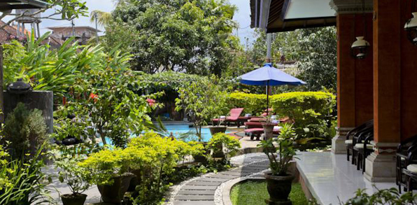 bali - yulia inn_pool_01