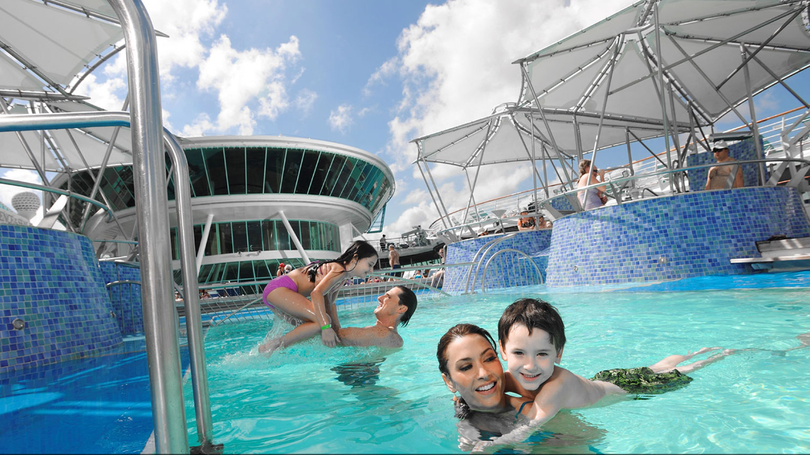 vision of the seas_pool_01