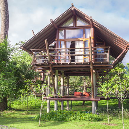 thailand - lala mukha_vaerelse_loft tree house_02