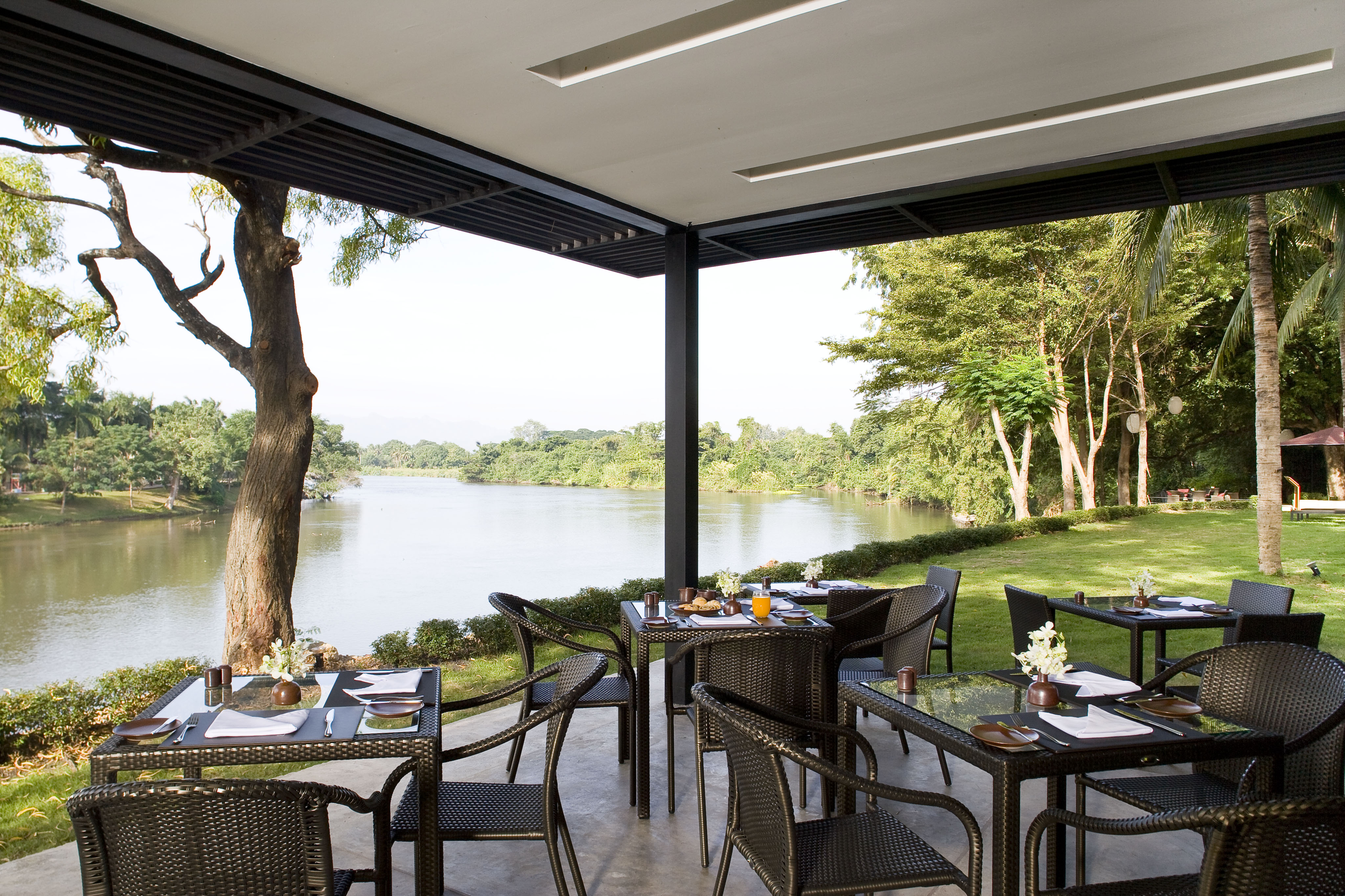 thailand - u inchantress kanchanaburi_restaurant_01