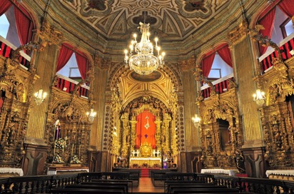 brasilien - ouro preto_katedral indefra_01