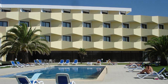 Pico_Hotel_Caravelas_pool_02