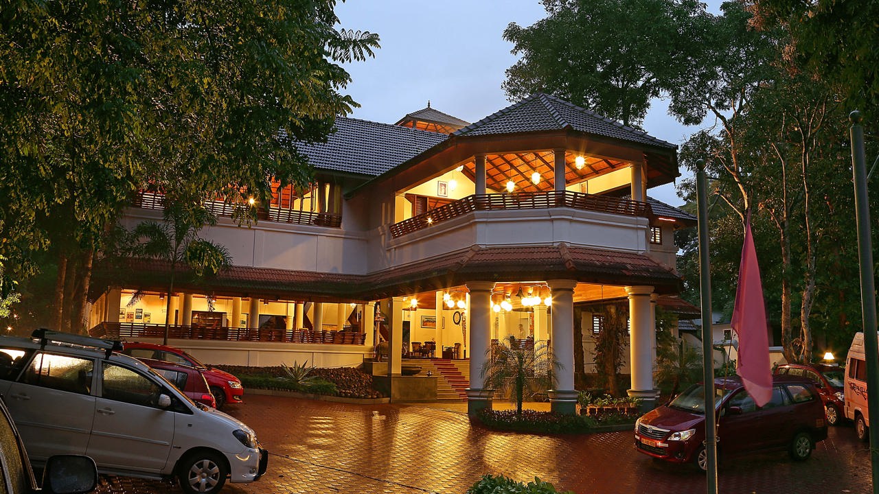 Periyar The Elephant Court 02