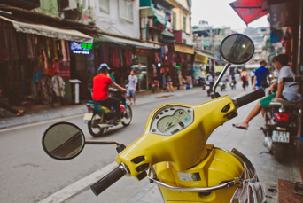 vietnam - hue scooter_01