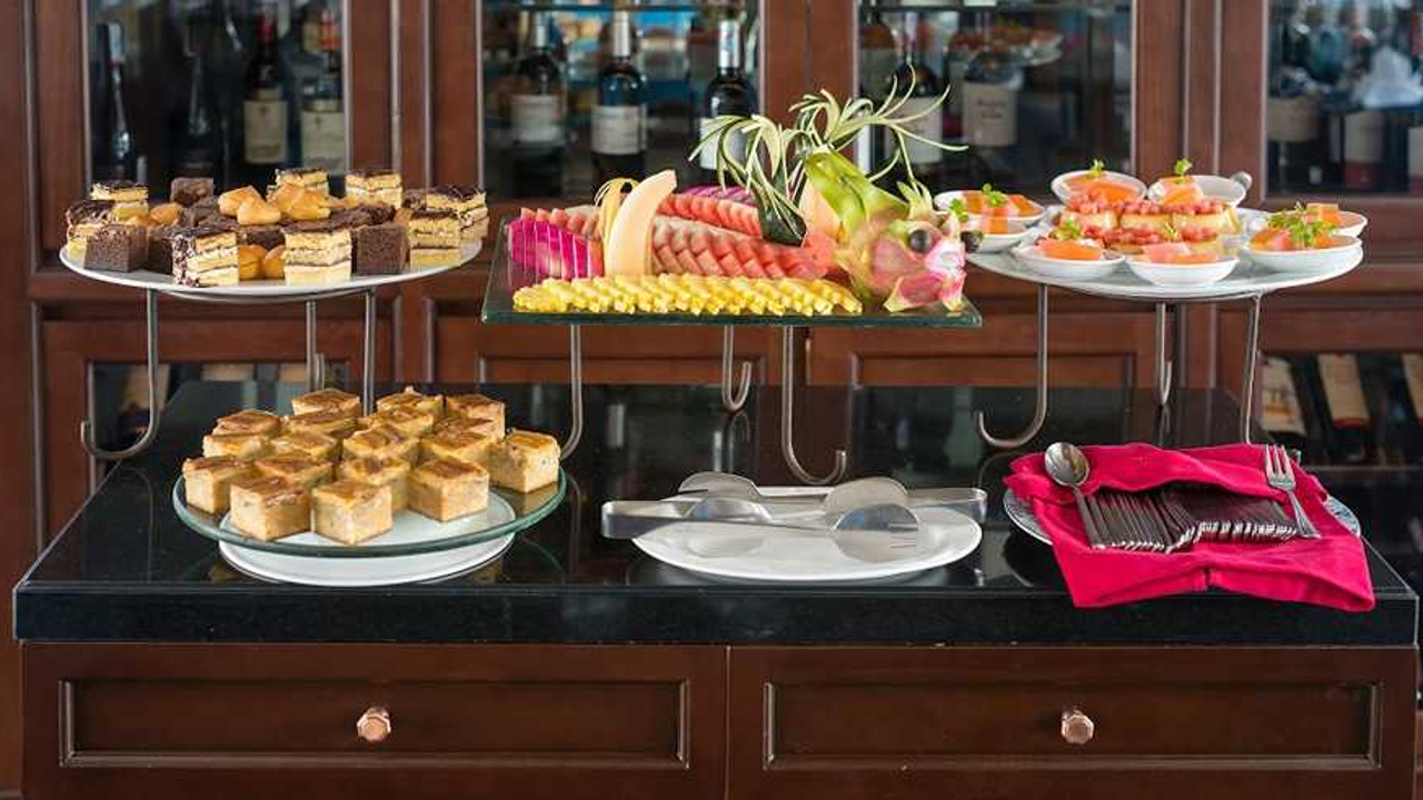 Paradise Luxury Cruise 16