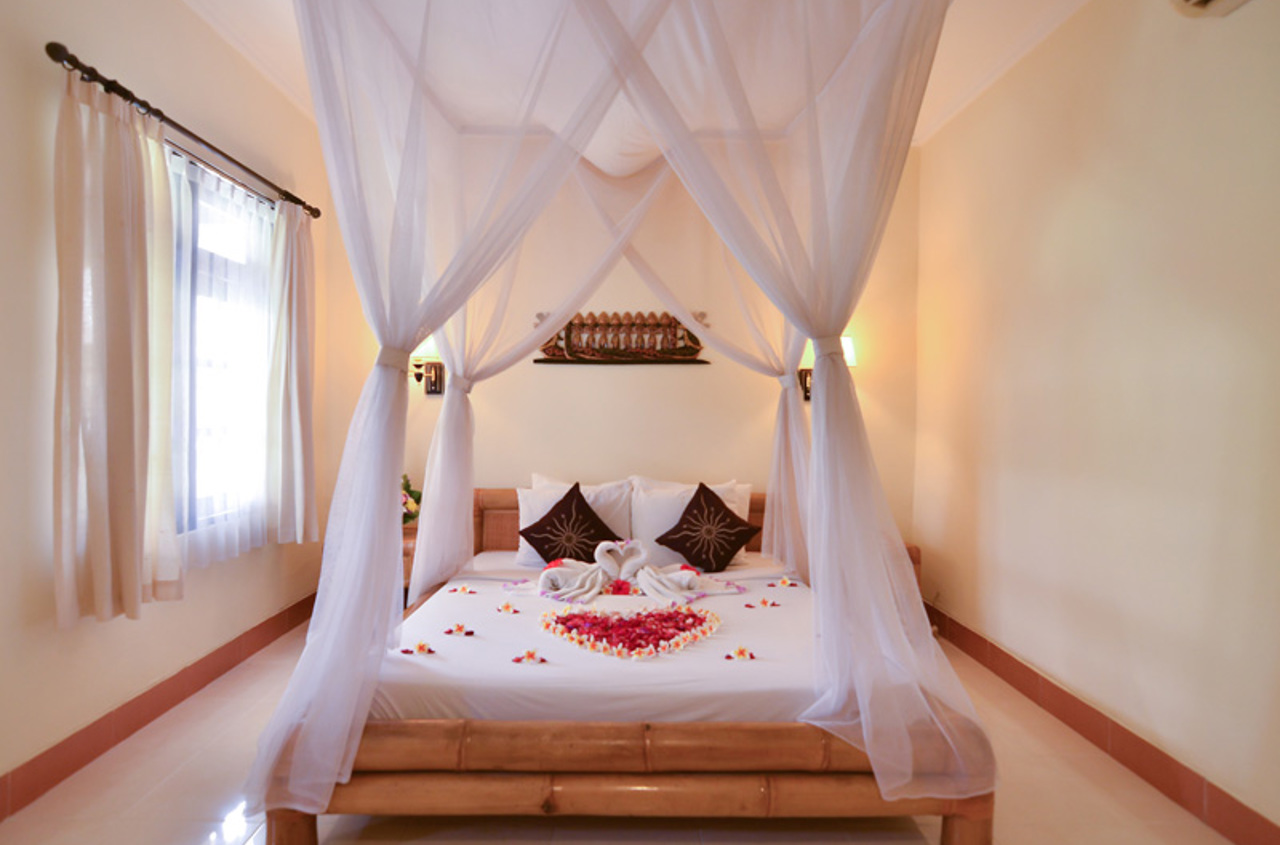 bali - lovina - aneka lovina_vaerelse_01