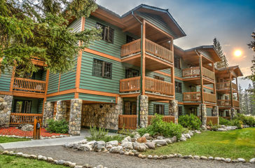 Building 5 Exterior Summer Gallery