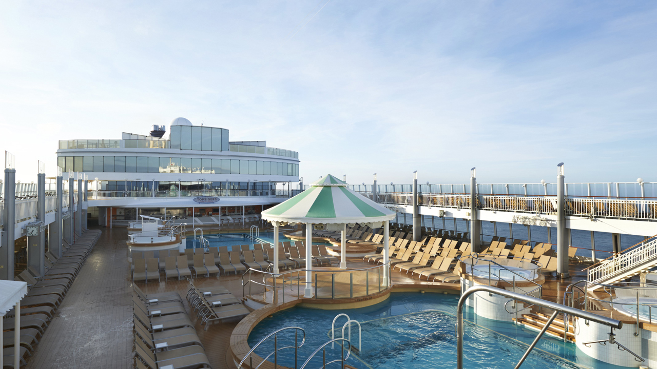 Ncl Jade Pooldeck 0049