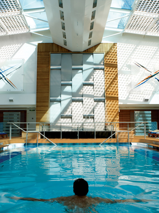 Celebritu equinox_pool