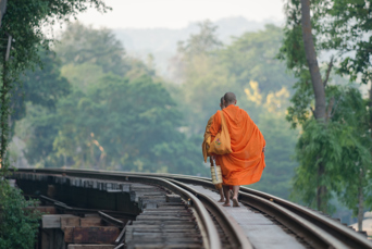 thailand - River kwai_doedens jernbane_munke