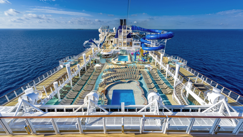 NCL_Bliss_Pool_Deck