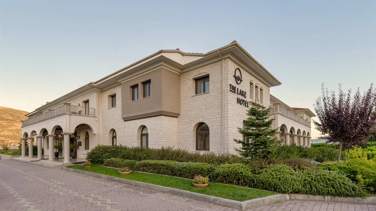 The Lake Hotel Facade 01